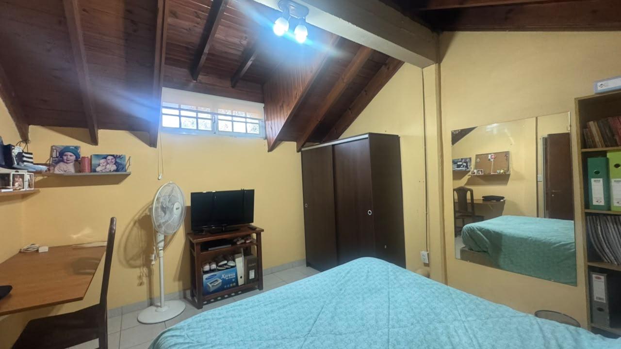 Casa en venta sobre terreno de 434 m2 en El Jaguel a 10 metros de Av. Castex Canning