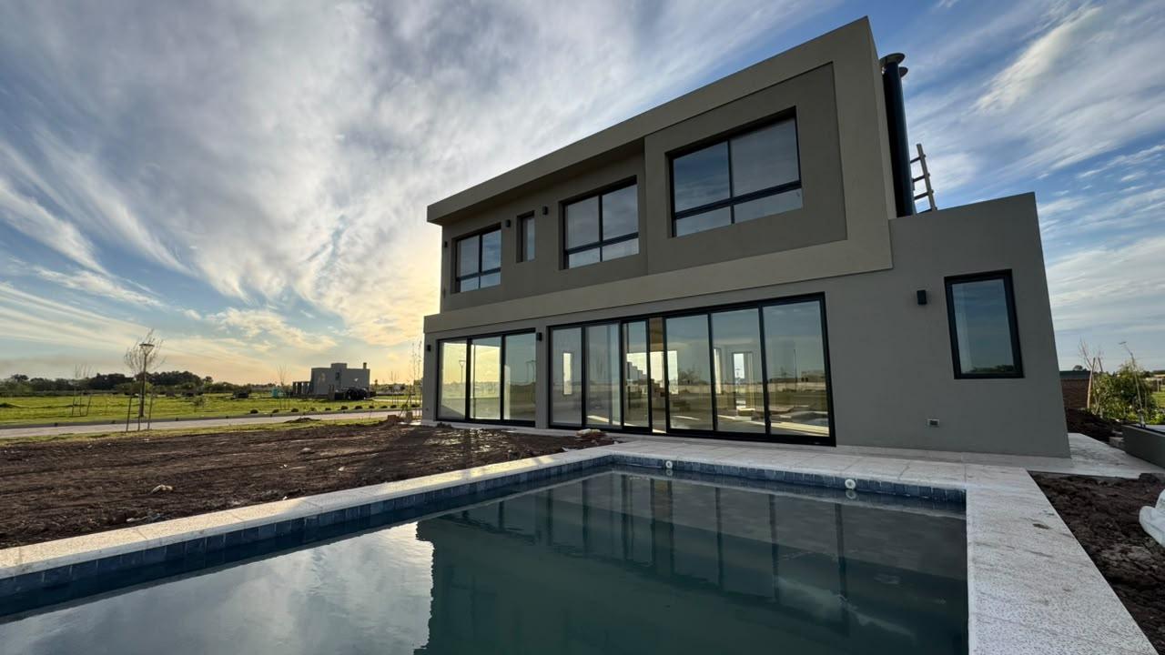 Casa en venta a estrenar en Saint Thomas Chico Canning