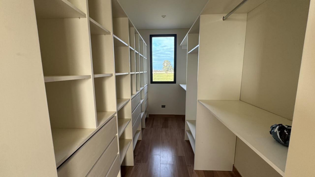 Casa en venta a estrenar en Saint Thomas Chico Canning