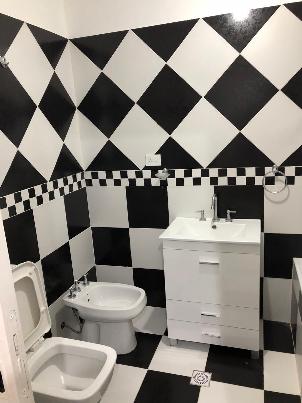 Duplex sin muebles en alquiler con 3 dormitorios y patio en Ezeiza