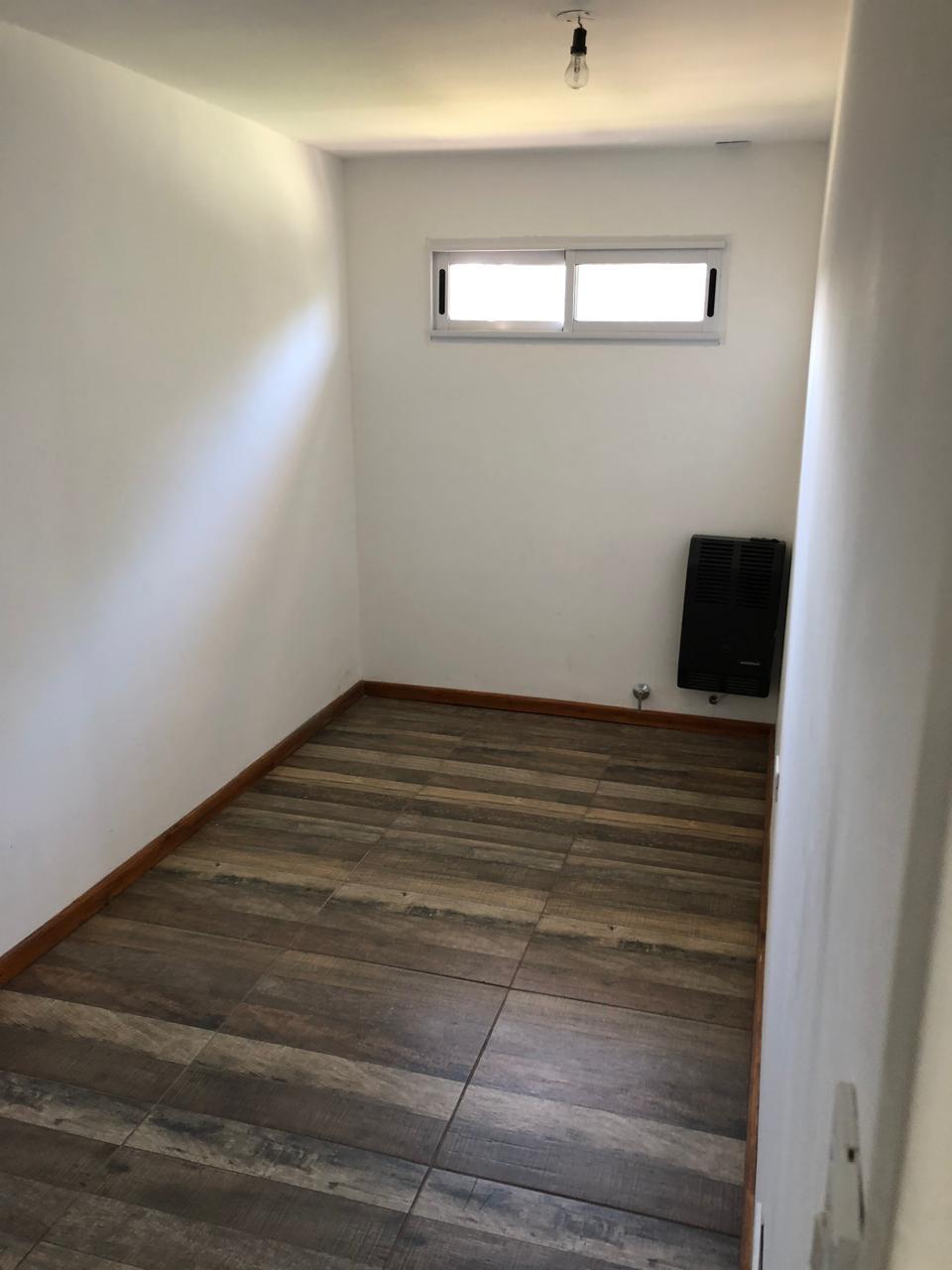 Duplex sin muebles en alquiler con 3 dormitorios y patio en Ezeiza