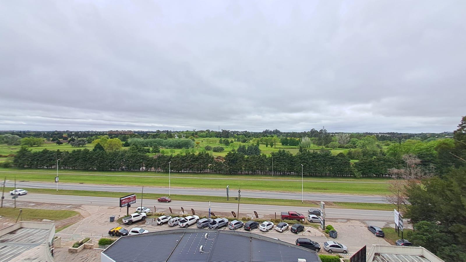 WhatsApp Image 2026-10-09 at 12.54.59 Departamento en Canning en alquiler con doble vista en edificio Vista Golf Torre Sur