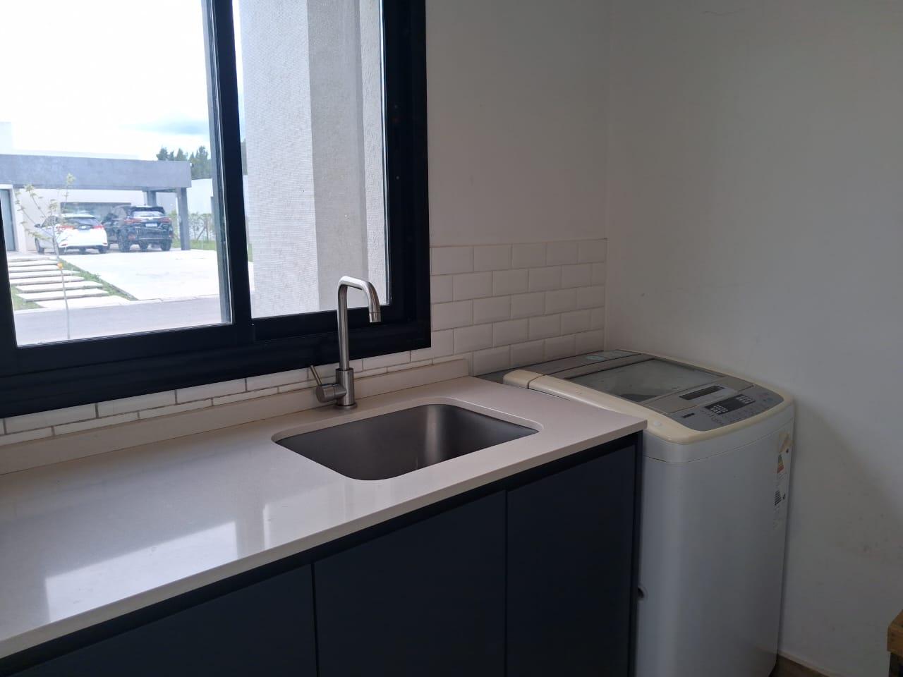 Casa en venta 4 ambientes en barrio cerrado santa Inés (perimetral a Juana de arco), Canning