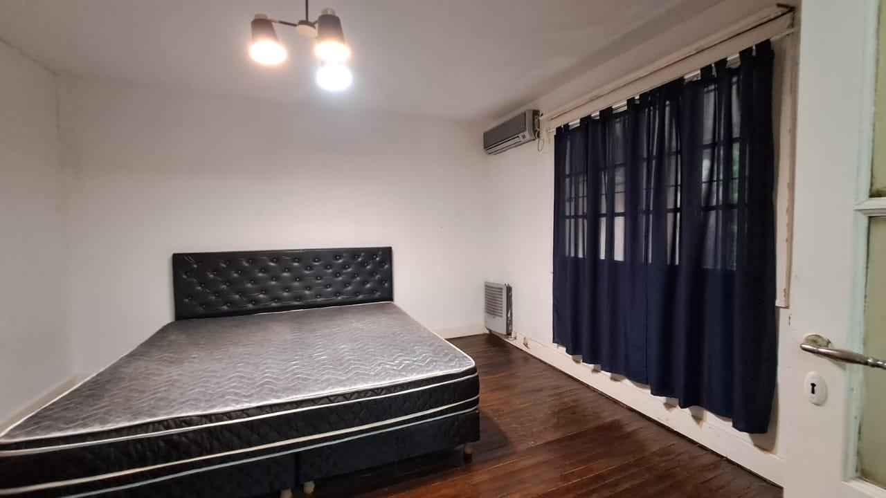 Casa amoblada en alquiler con 3 dormitorios y patio en Ezeiza