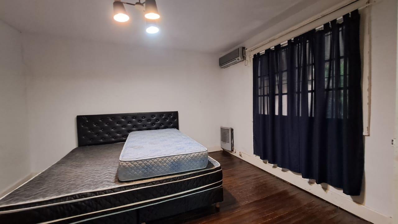 Casa amoblada en alquiler con 3 dormitorios y patio en Ezeiza