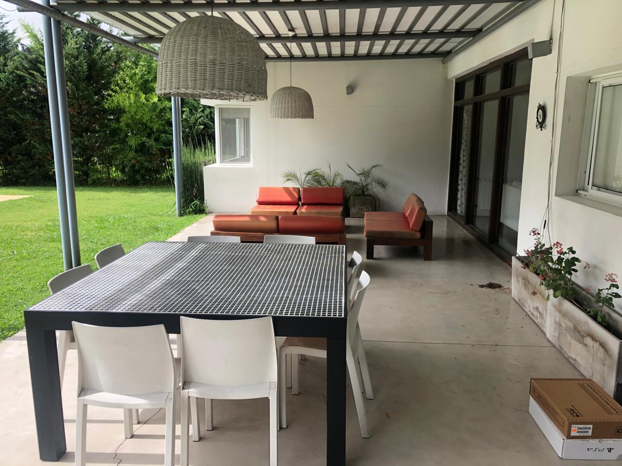 WhatsApp Image 2026-10-14 at 17.40.22 Casa en venta en Club de Campo El Lauquen Canning