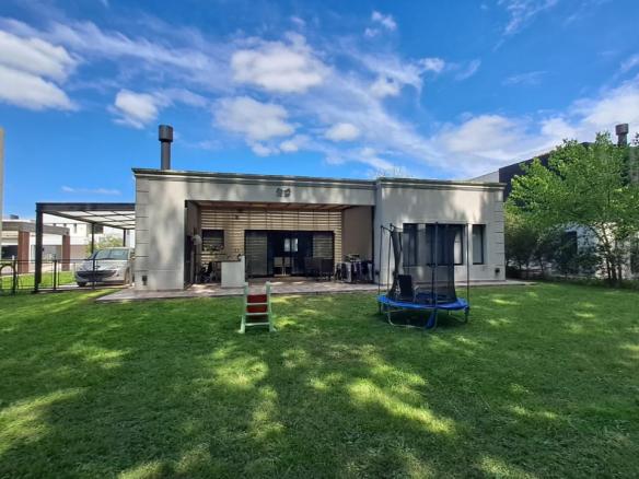 Casa en venta 4 ambientes en barrio cerrado santa Inés Canning