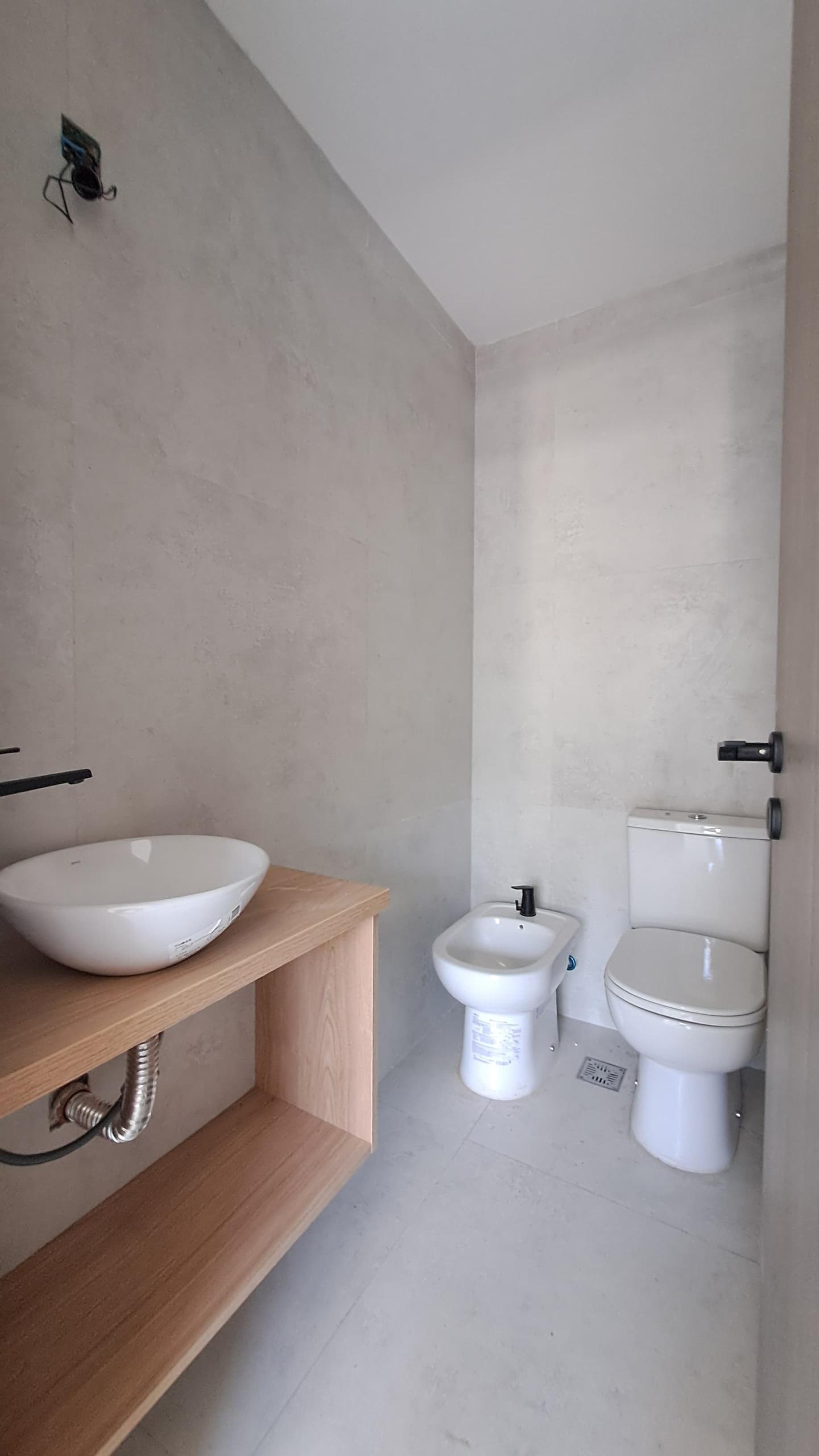 WhatsApp Image 2026-10-22 at 13.18.53 (2) Casa tipo duplex de 3 ambientes en venta en barrio con amenities en Canning Parc