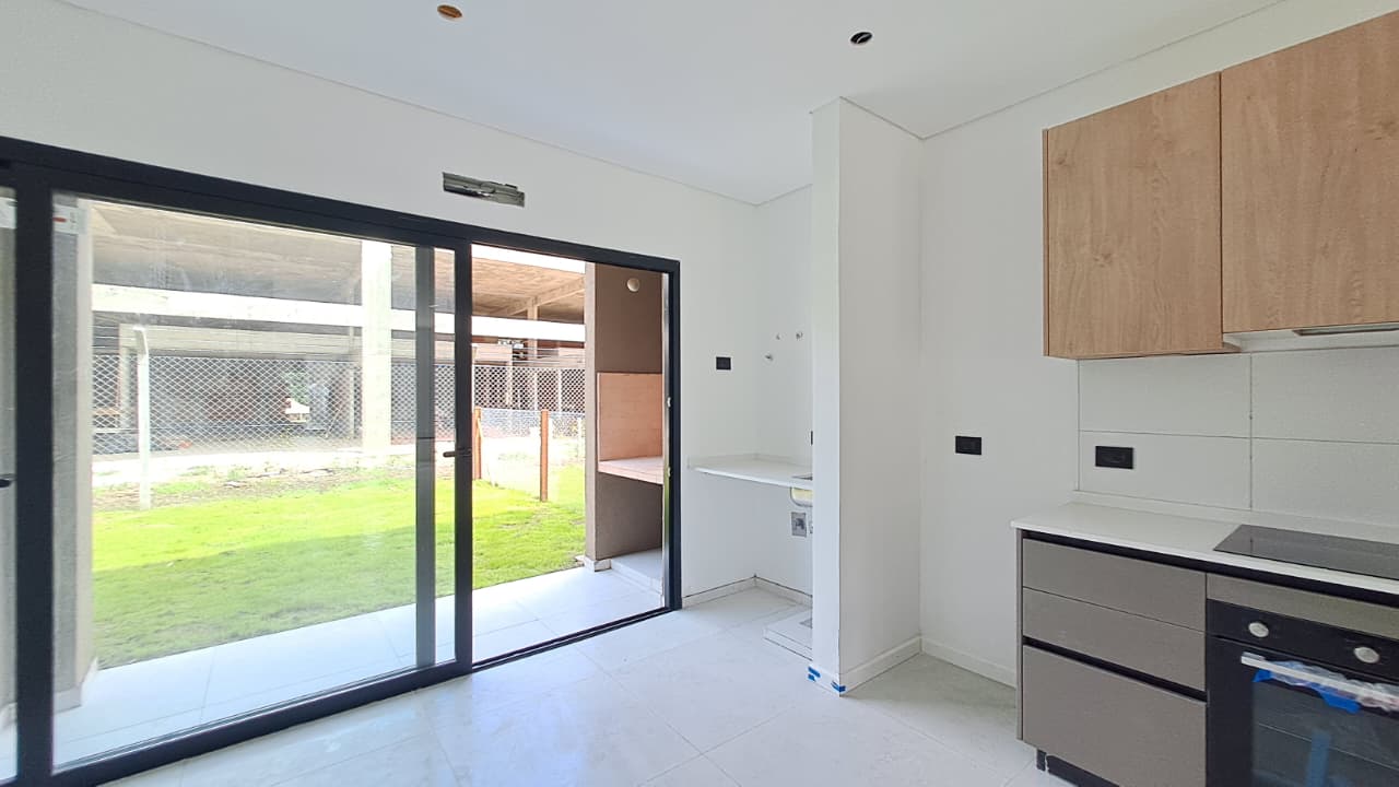 WhatsApp Image 2026-10-22 at 13.18.59 Casa tipo duplex de 3 ambientes en venta en barrio con amenities en Canning Parc