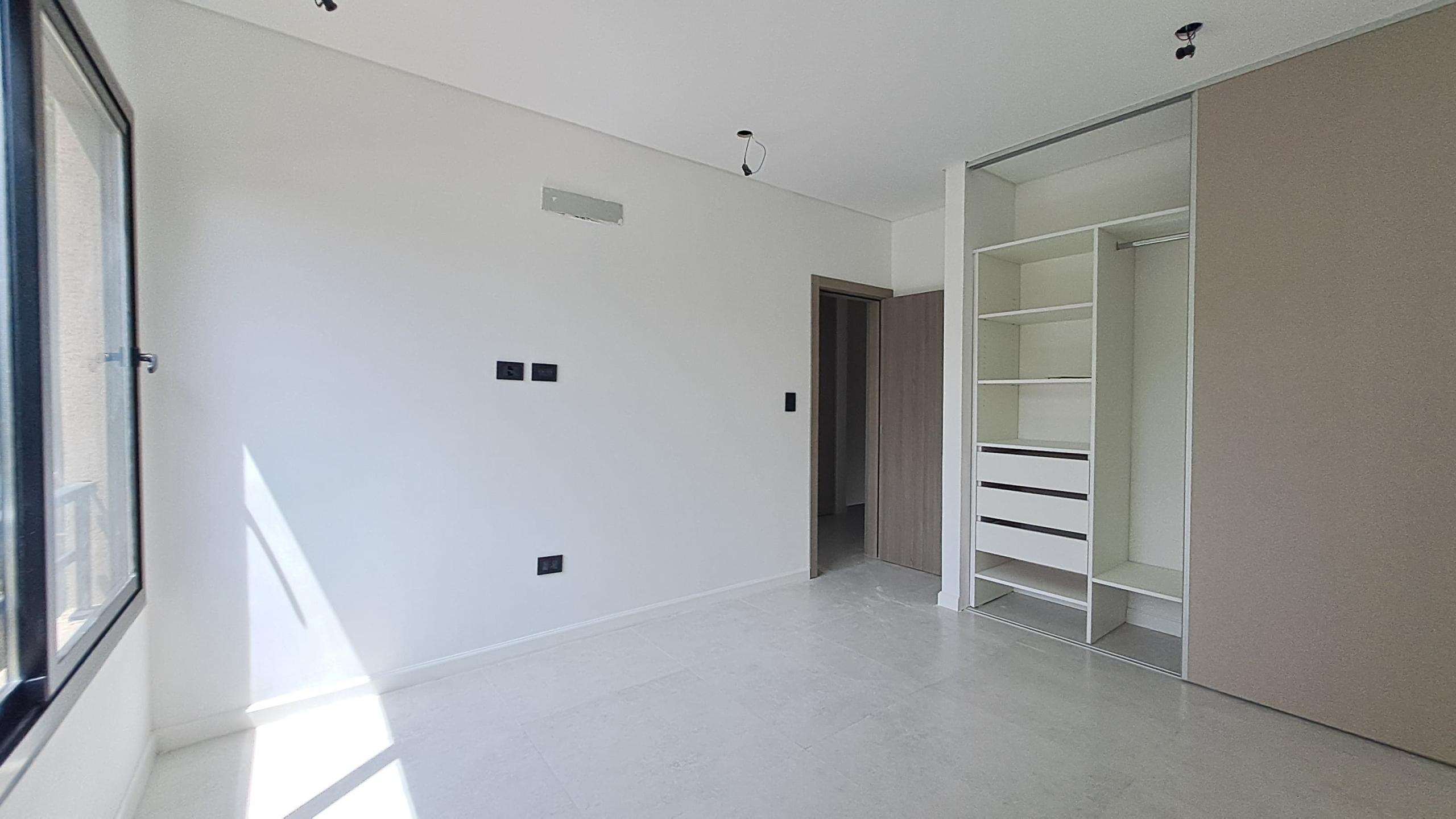 Casa tipo duplex de 4 ambientes en venta en barrio con amenities en Canning Parc